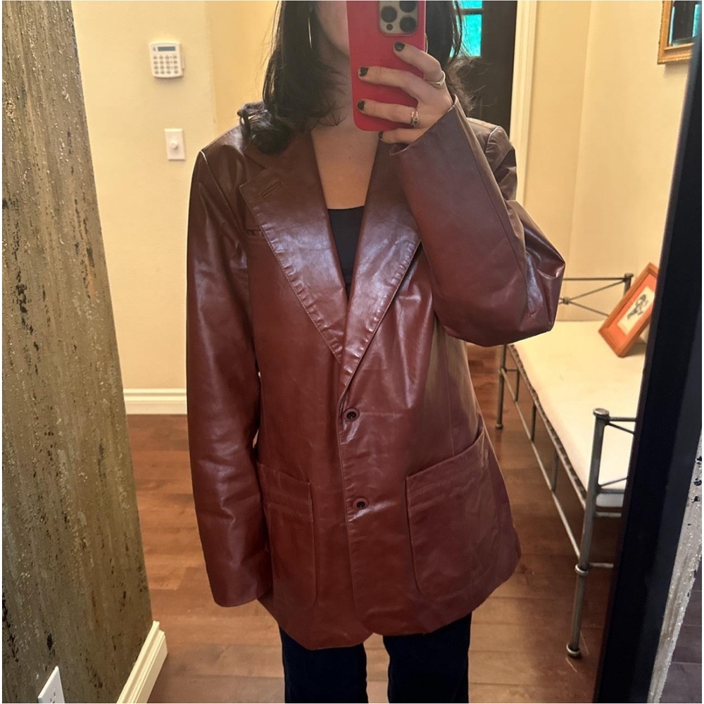 🖤 CASABLANCA vintage leather jacket
size 42-fits like L-XL (I’m 5’3)